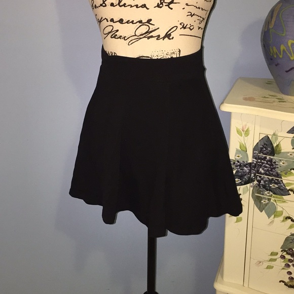 H&M Dresses & Skirts - 5 for 20.00 2 Juniors Skirts.